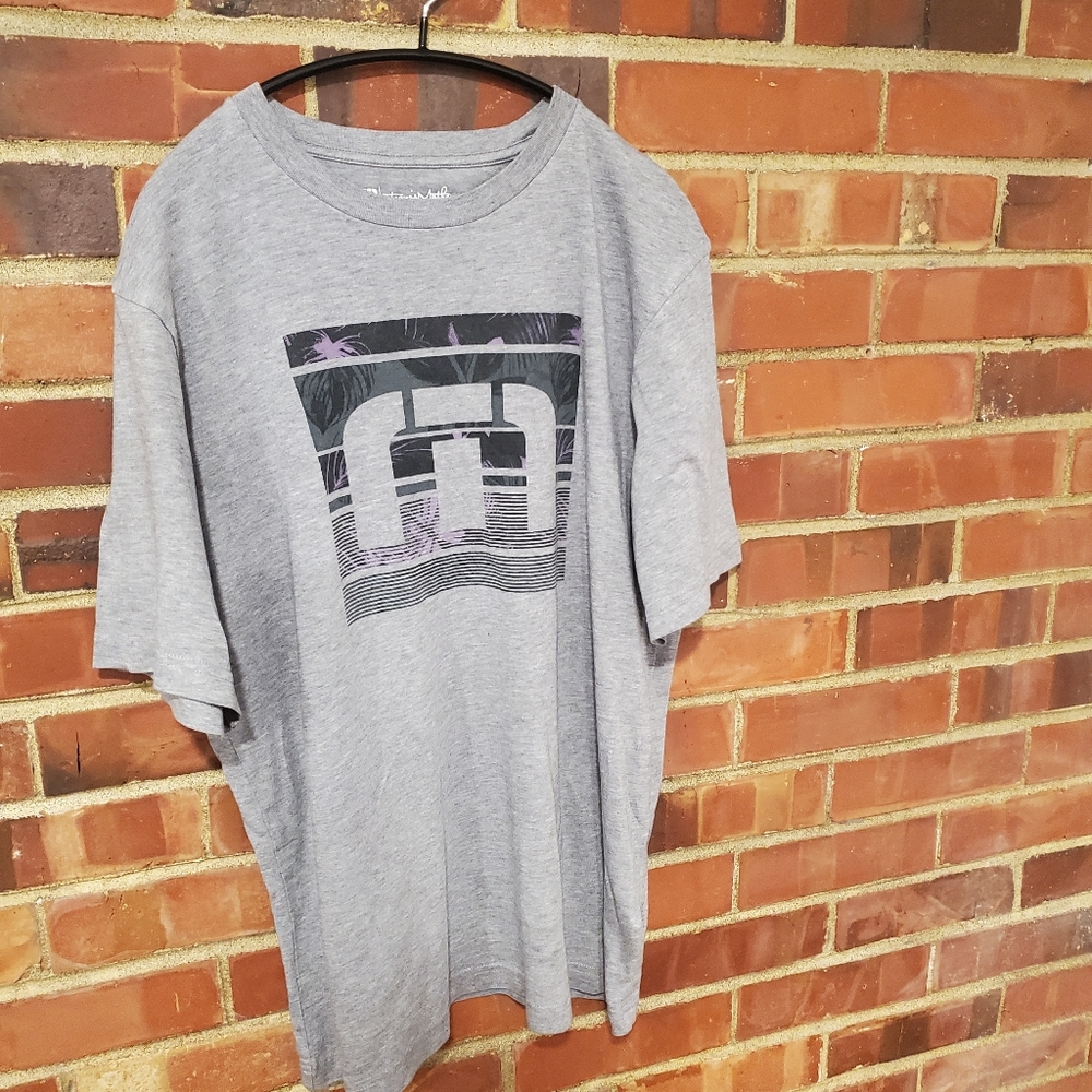 Travis Mathew Tshirt Size Small- More like a shmeedium